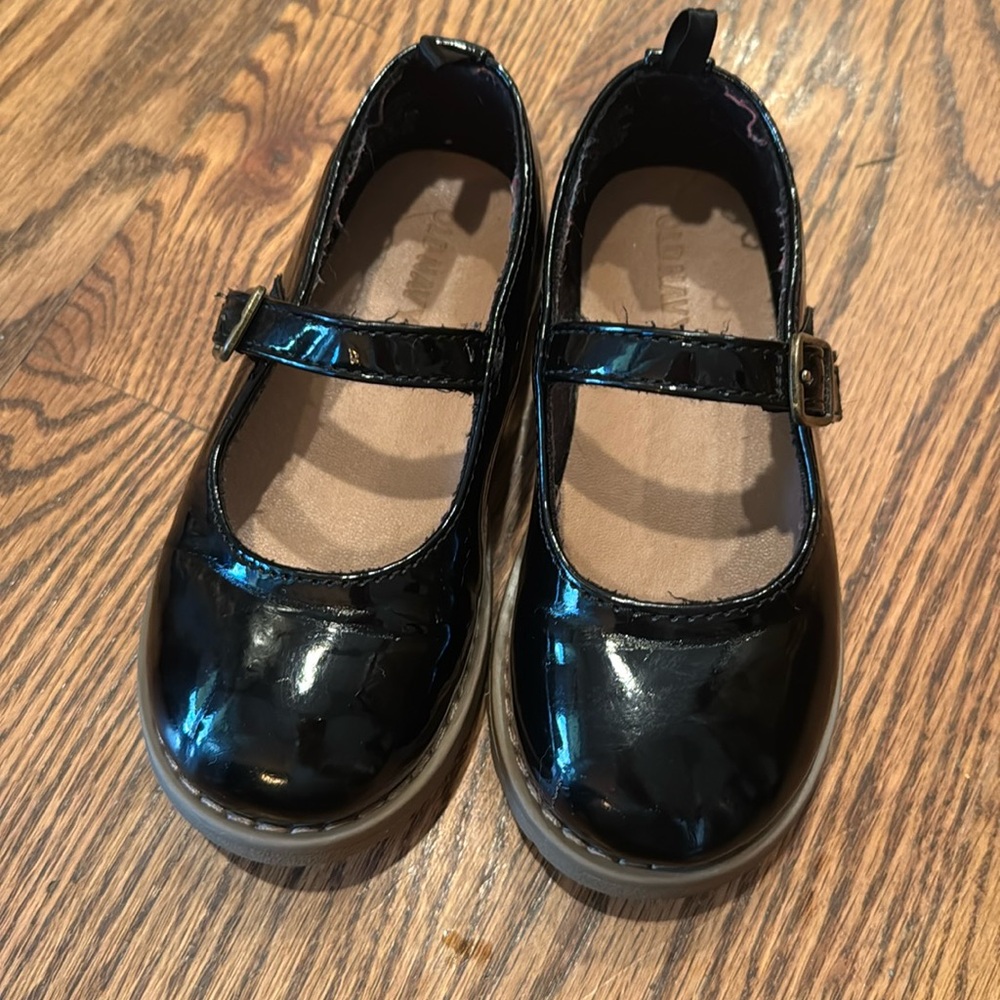 Black dress shoes